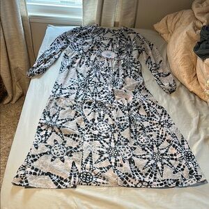 Elegant Black and White Patterned kimono